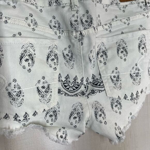 American Eagle shorts, size 4‎ - Picture 10 of 12
